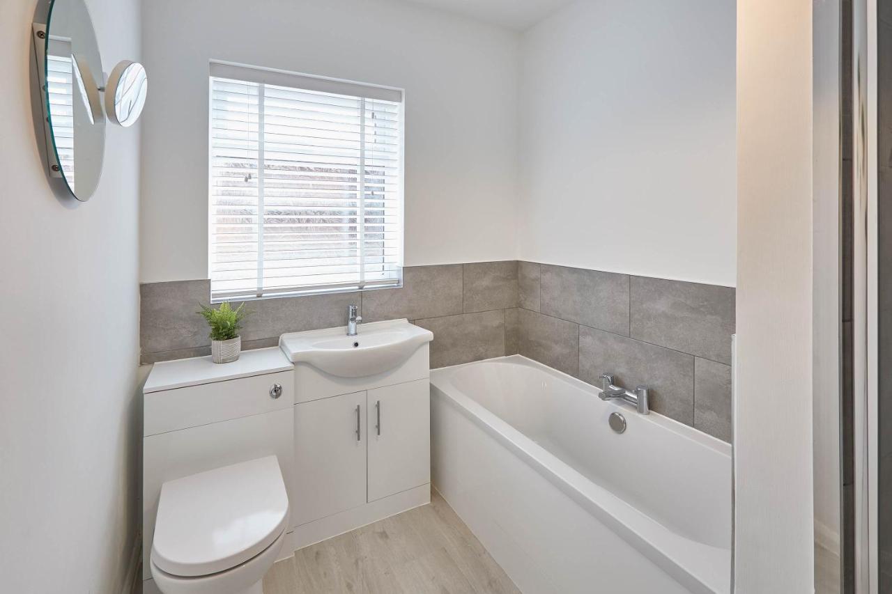Host & Stay - Endeavour Apartments Γουίτμπι Εξωτερικό φωτογραφία